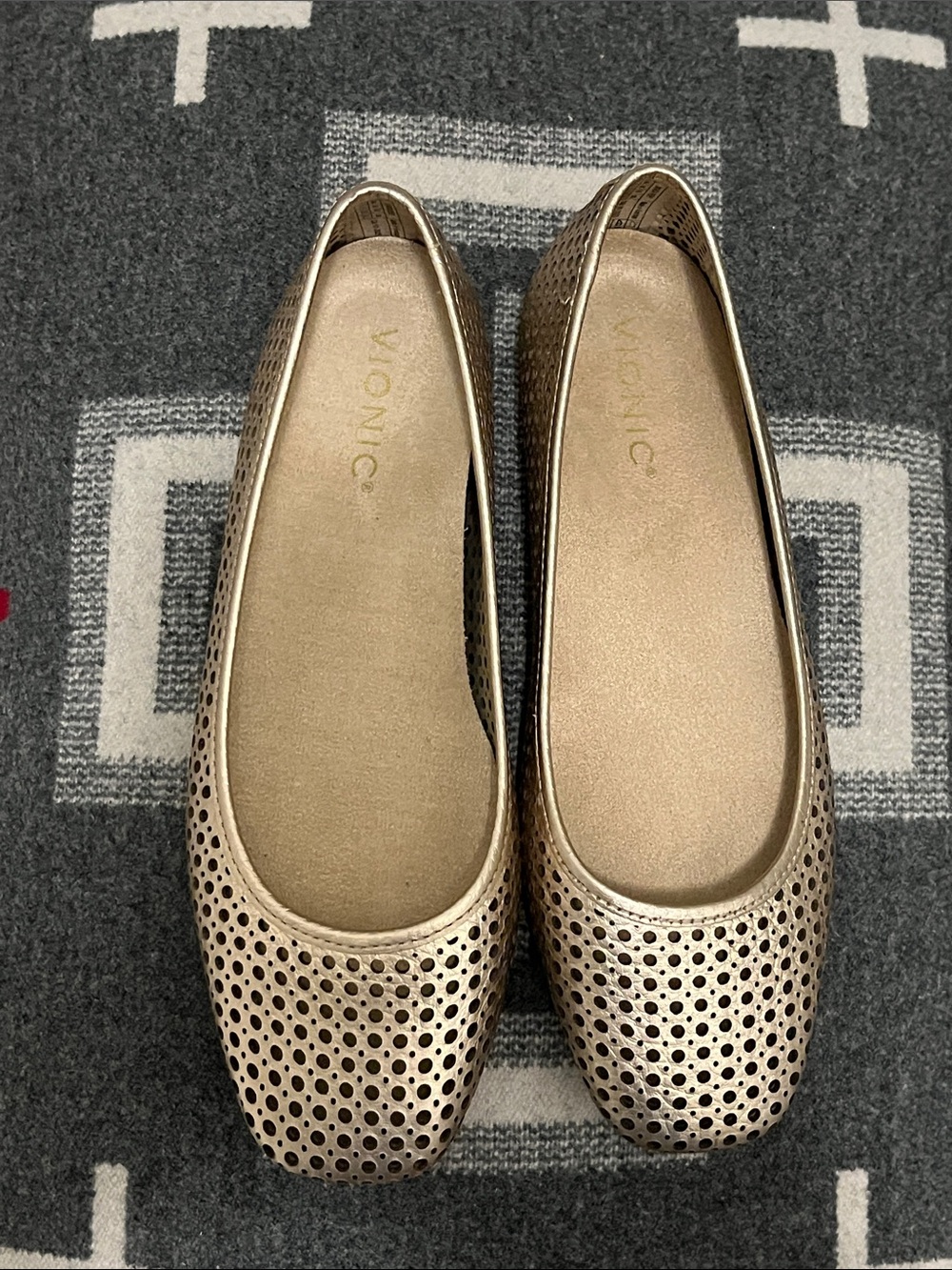 NWT Vionic Metallic Gold Perforated Ballet Flats